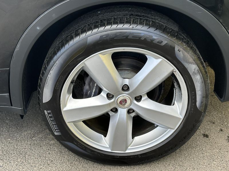 Porsche Cayenne (2012) 3.0 V6 TDI/180kW * ČR *2.Maj.  - fotka 41 z 41