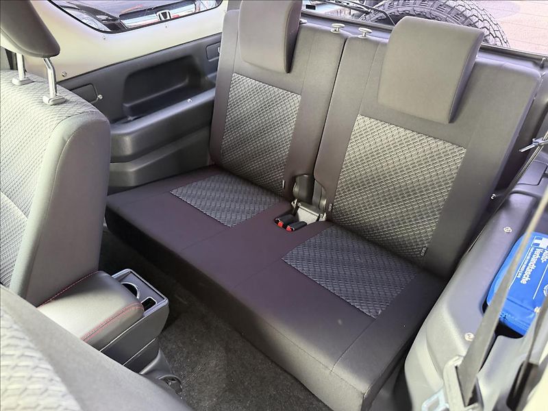 Suzuki Jimny 1,3 4x4 TAŽNÉ - fotka 13 z 19
