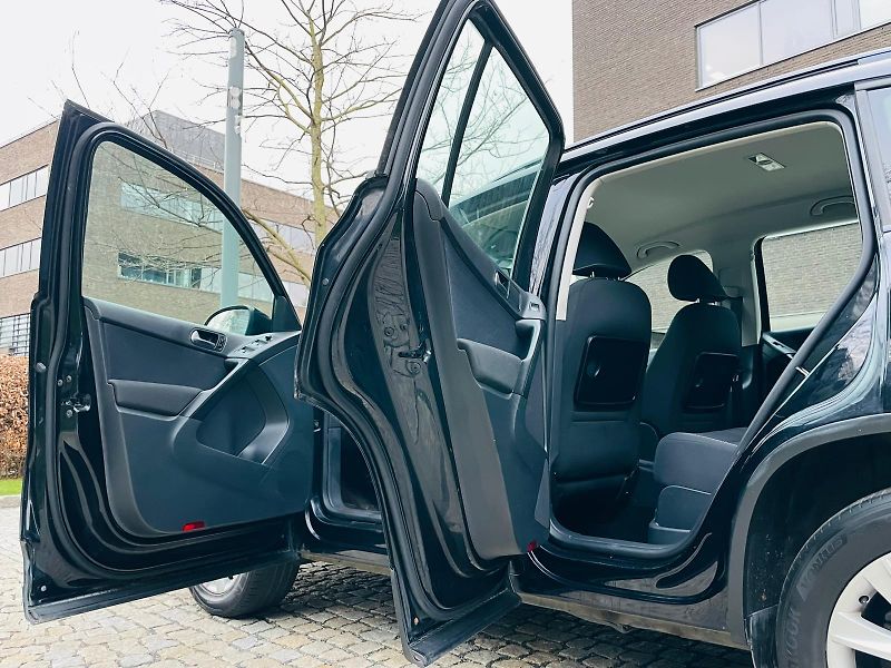 Volkswagen Tiguan 1.4TSi MANUÁL VÝHŘEV SERVISKA - fotka 23 z 45