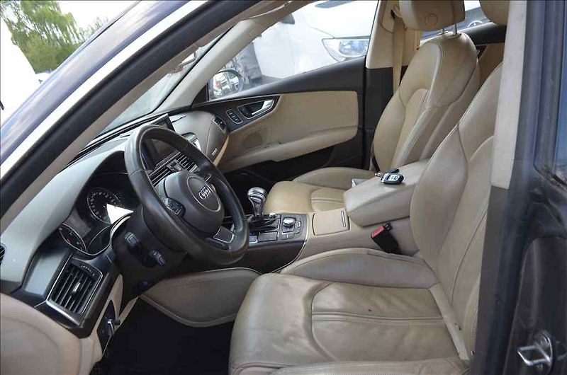 Audi A7 (2011) SPORTBACK 3,0 TFSI QUATTRO - fotka 21 z 27