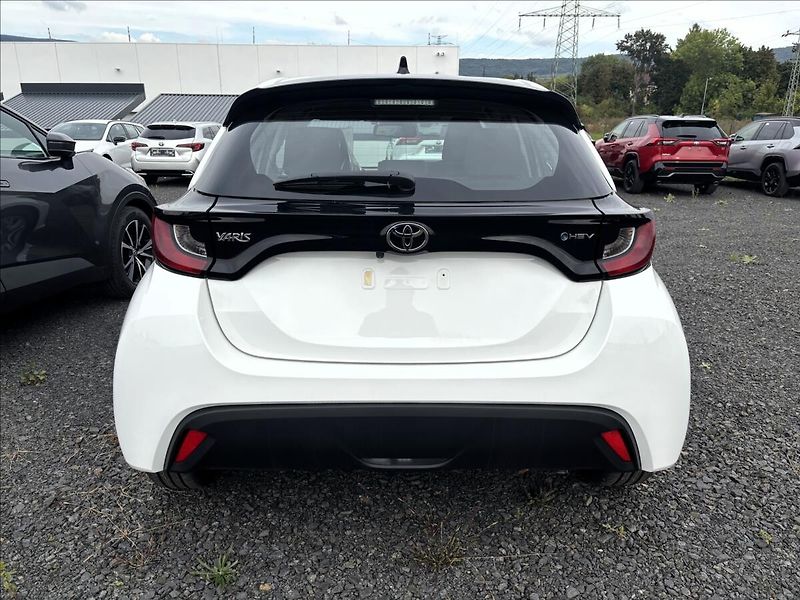 Toyota Yaris 1,5   Comfort HEV 116 CVT - fotka 6 z 9