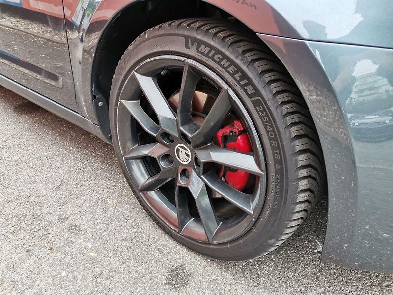 Škoda Octavia (2016) 2.0TDi 135kw RS Challenge 4x4 - fotka 23 z 32