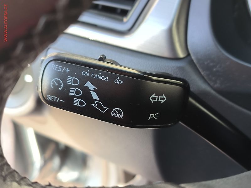 Škoda Rapid (2016) 1.6 TDi, xenon, autoAC - fotka 16 z 19