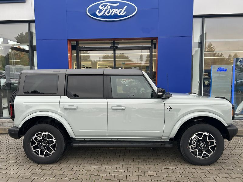 Ford Bronco 2.7 EcoBoost 246kW OUTER BANKS - fotka 3 z 33