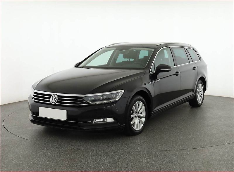 Volkswagen Passat (2015) Comfortline 2.0 TDI, Automat - fotka 2 z 17