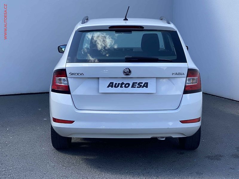 Škoda Fabia (2019) 1.0 TSi, 1.maj,ČR, Ambition - fotka 5 z 16