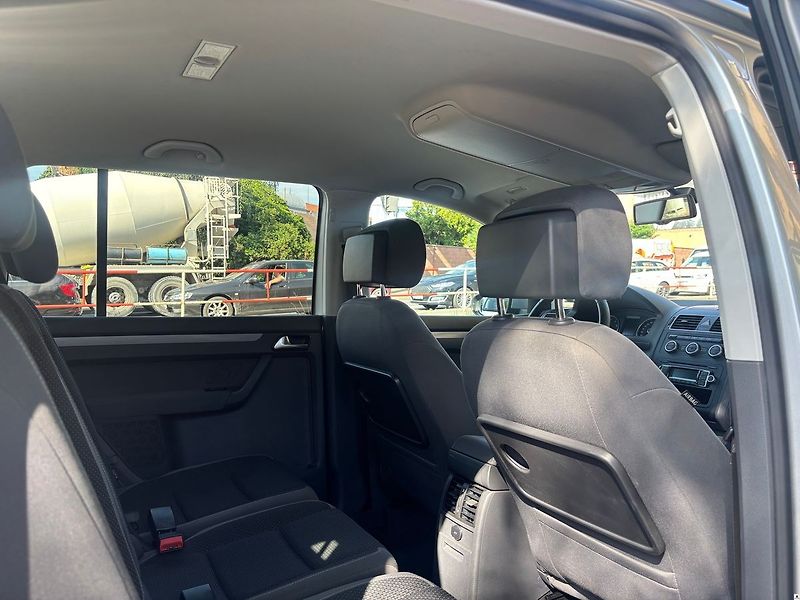 Volkswagen Touran 1.4TSi/2013/7MÍST,MAN6,103kW-Z - fotka 21 z 55