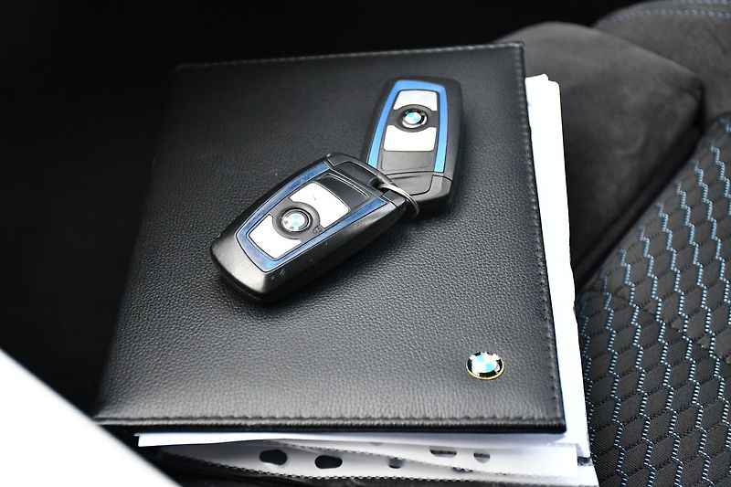 BMW Řada 3 330d xDrive MPaket SERV.KNÍŽKA - fotka 34 z 50