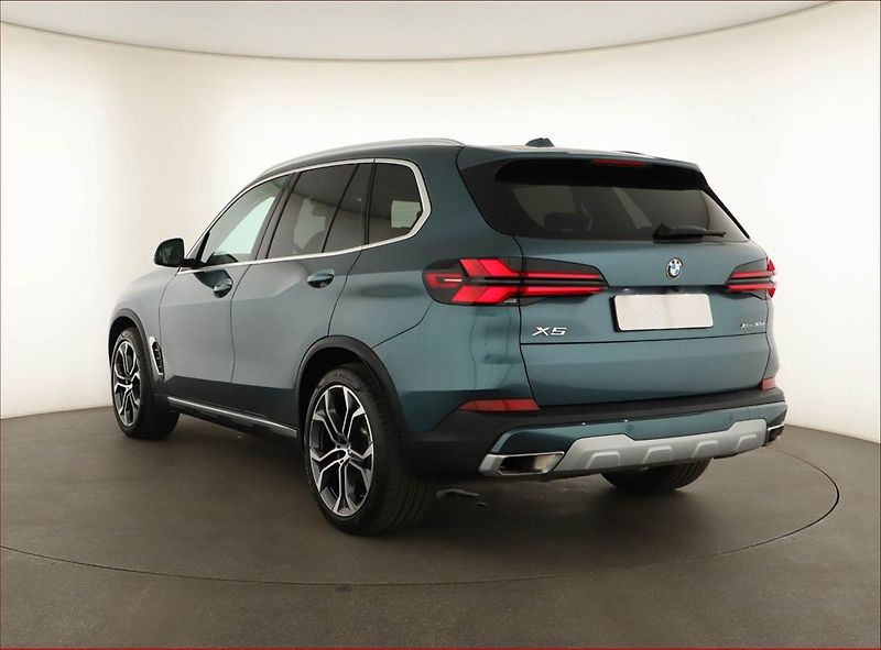 BMW X5 (2025) xDrive30d - fotka 4 z 20