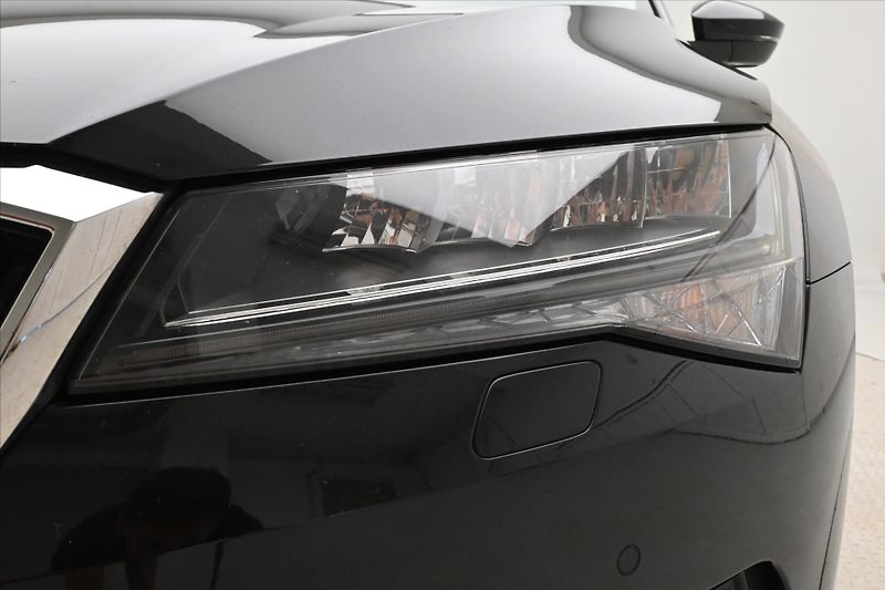 Škoda Superb 1,5 TSI 110 kW DSG Business Zá - fotka 30 z 32