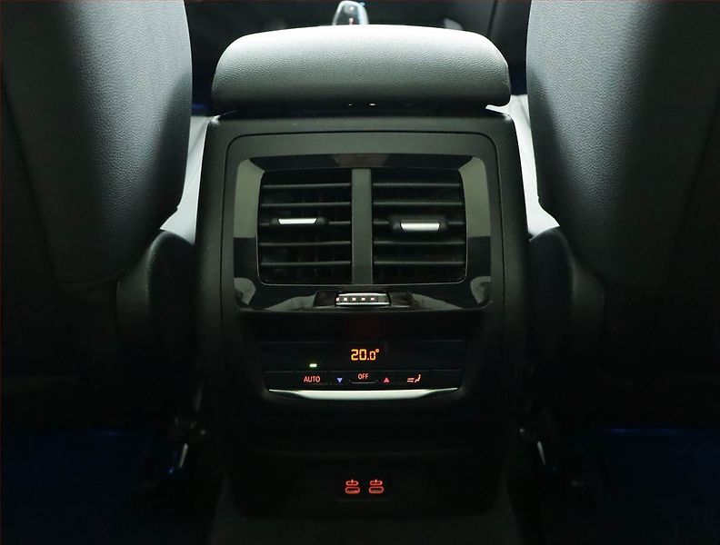 BMW iX3 (2022) 80 kWh, SoH 97% - fotka 20 z 22