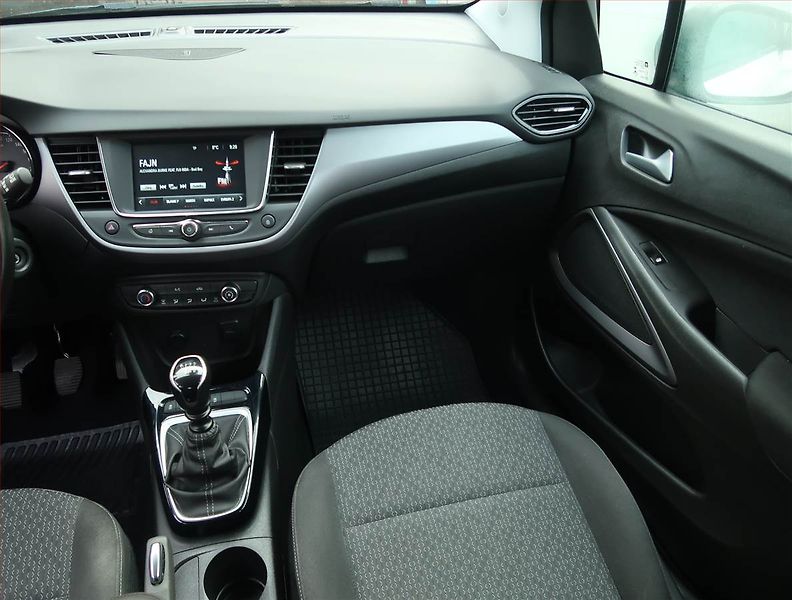 Opel Crossland X (2022) 1.2 Turbo, ČR,1.maj - fotka 8 z 16