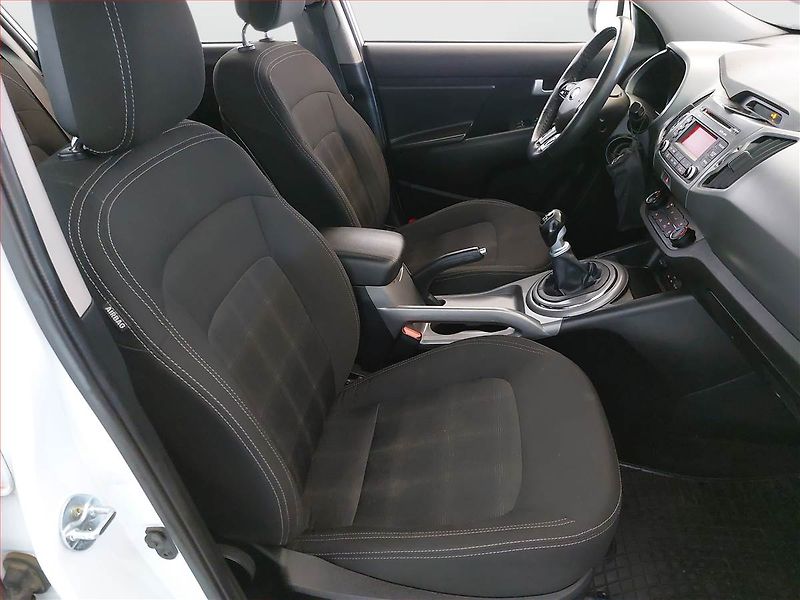 Kia Sportage (2015) 1.6 GDI, Serv.kniha, Xenony - fotka 7 z 13