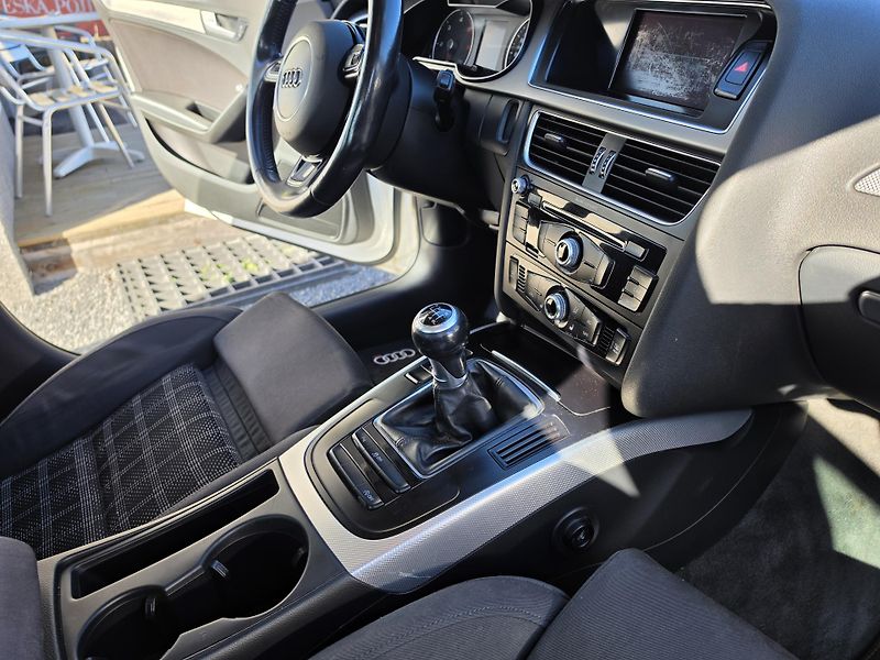 Audi A4 2.0 TDI Sedan Led Xenon  - fotka 22 z 22