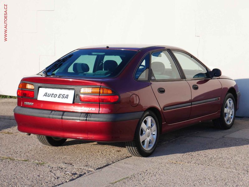 Renault Laguna (2000) 1.6i, 2.maj, AC - fotka 6 z 14