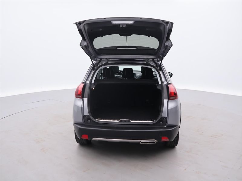 Peugeot 2008 1,2 PT 81KW GT-LINE Panorama - fotka 9 z 33