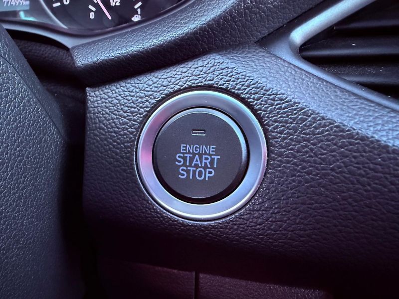 Hyundai i30 1.4 T-GDi All Inclusive, ČR - fotka 24 z 29