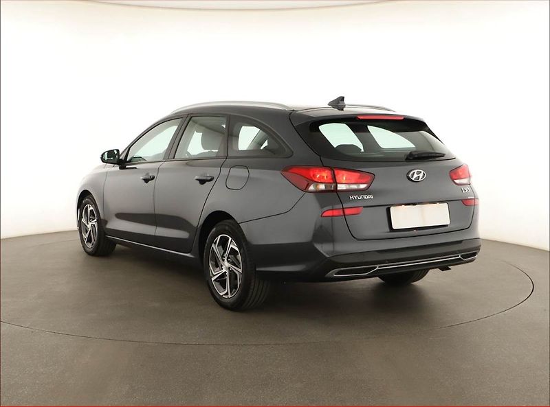 Hyundai i30 (2023) Family Comfort 1.0 T-GDI, ČR - fotka 4 z 14