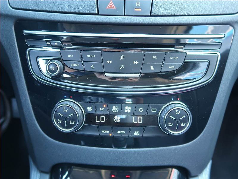 Peugeot 508 (2017) Allure 2.0 BlueHDi, Automat - fotka 12 z 19