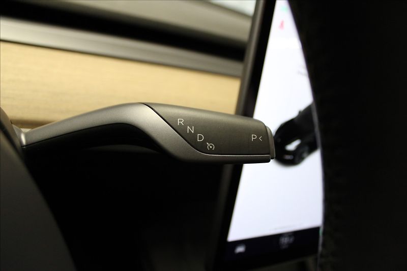 Tesla Model 3 0,0 Standard plus zánovní - fotka 16 z 26