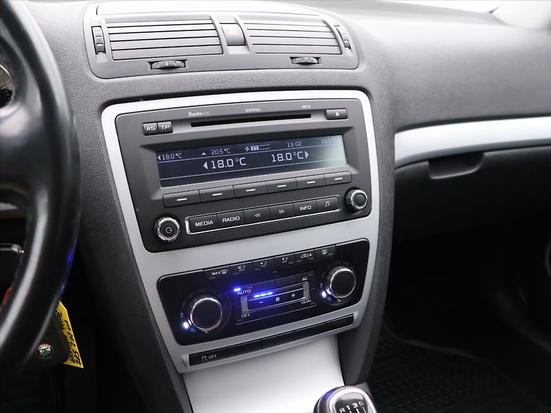 Škoda Octavia 1,4 TSI 90kW Ambiente CZ - fotka 16 z 26