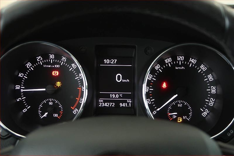 Škoda Yeti (2014) 2.0 TDI, Tempomat - fotka 11 z 15