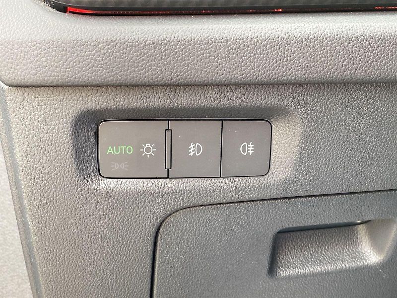 Škoda Octavia (2024) Combi 1.4 TSI iV DSG RS - fotka 23 z 35