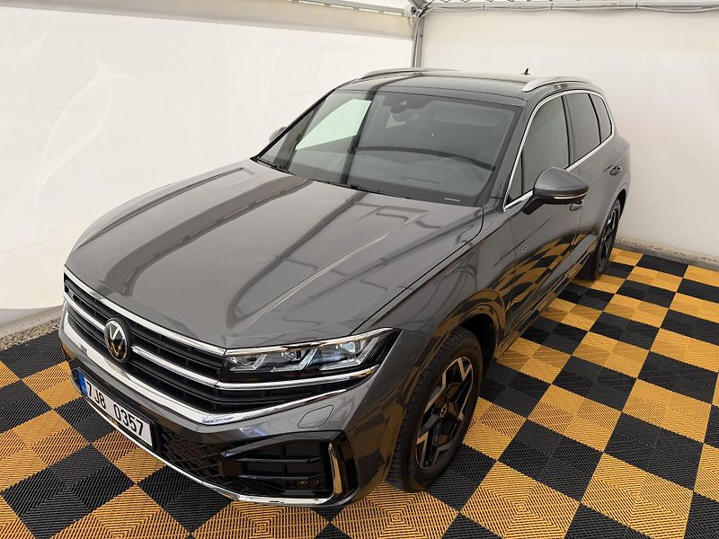 Volkswagen Touareg 3.0Tdi*170kw*DPH*HUD*R-Line* - fotografie inzerátu