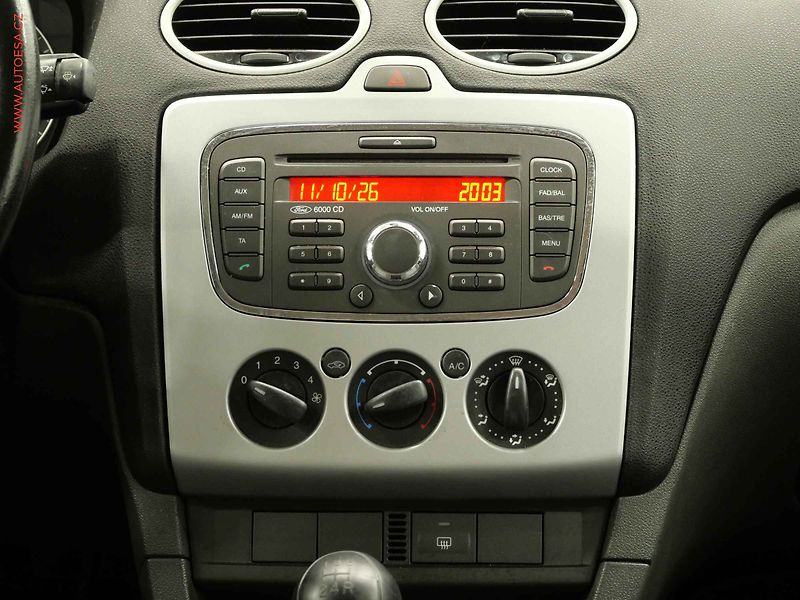 Ford Focus (2007) 1.6i, 2.maj, AC, TZ, temp - fotka 9 z 18