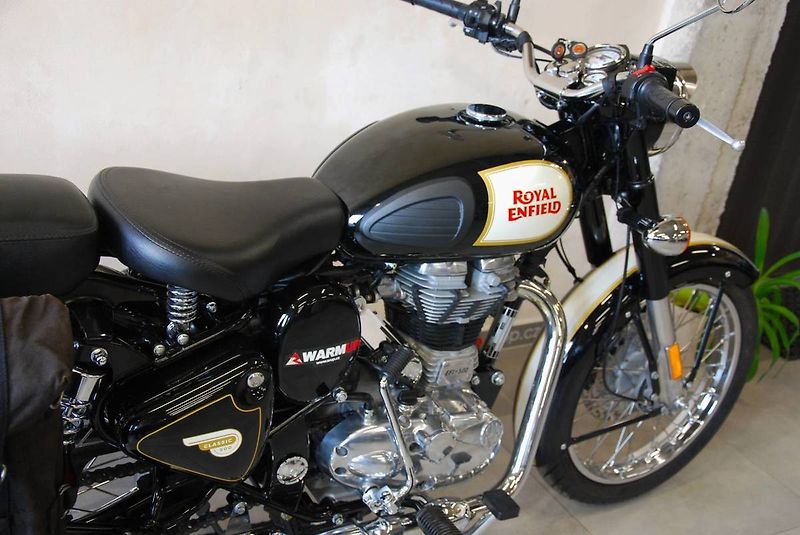 Royal Enfield Bullet 500 Classic (2021) krásný stav,1.m - fotka 8 z 21