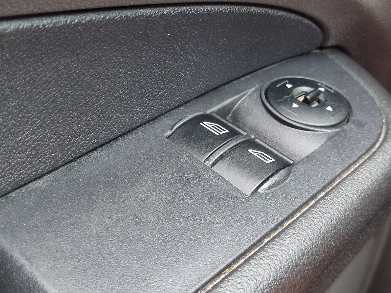 Ford Focus (2006) 1,6 i 74 Kw Automat - fotka 19 z 31