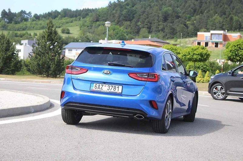 Nová Kia Ceed v jízdě