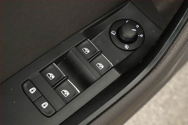 Škoda Superb (2018) Laurin&Klement 2.0 TDI - fotka 24 z 29