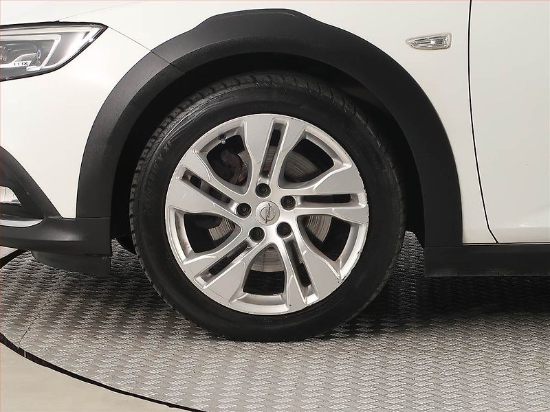 Opel Insignia (2019) Navi, Tempomat, Park. senzory, - fotka 15 z 19