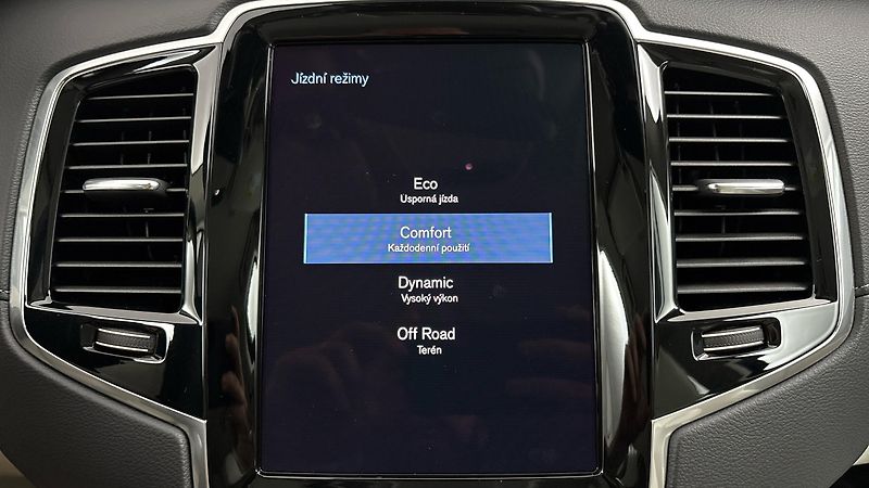Volvo XC90 2.0 B5 AUT AWD Inscription - fotka 31 z 33