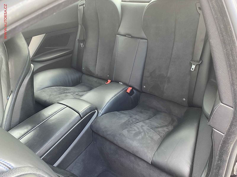 BMW Řada 6 (2014) 3.0 D 640d xDrive, ČR, M - fotka 10 z 23