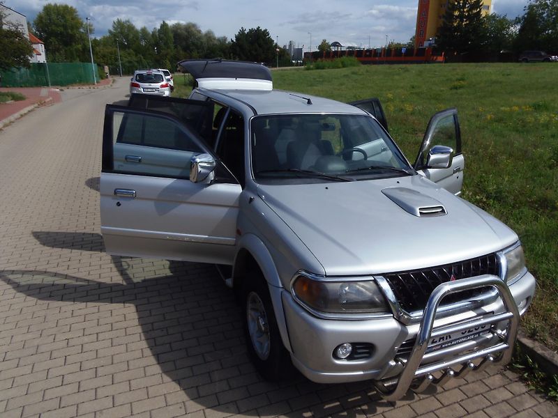 Mitsubishi Pajero Sport (2003) 2.5 TD 4x4 tažné 2.8t NOVÁ STK - fotka 17 z 23