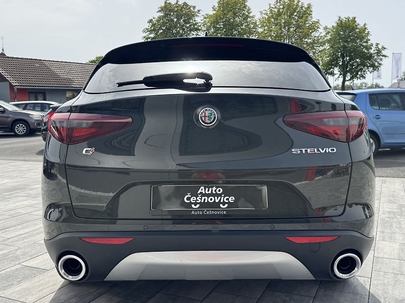 Alfa Romeo Stelvio (2018) 2.0 T 206 KW Q4 AT ZF8 SUPER - fotka 6 z 31