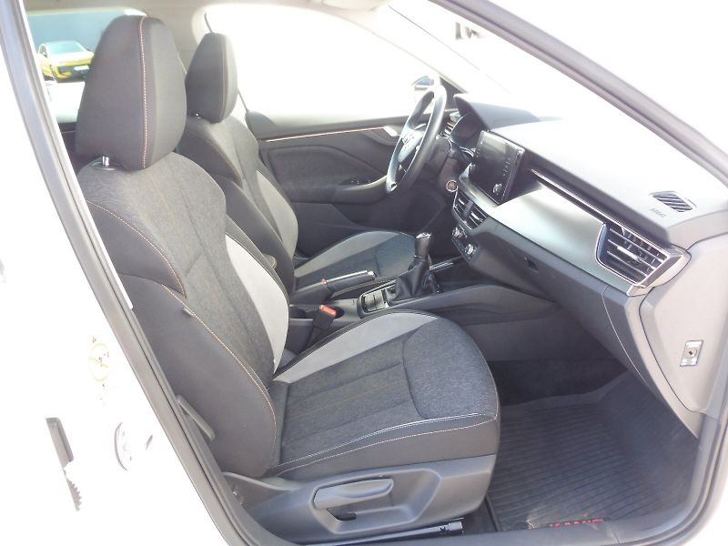 Škoda Kamiq (2022) Style 1,0 TSI 81kW - fotka 9 z 27