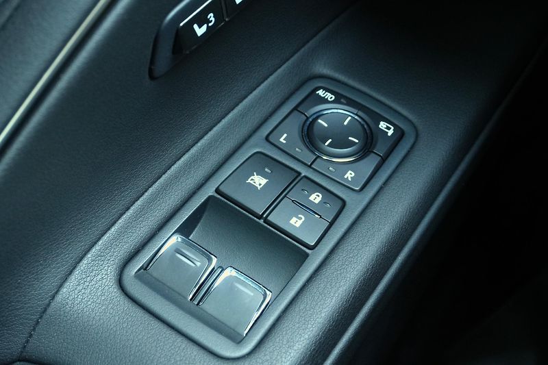 Lexus LC 500h 3.5L V6, Kamera, HUD,Ventilace - fotka 23 z 31