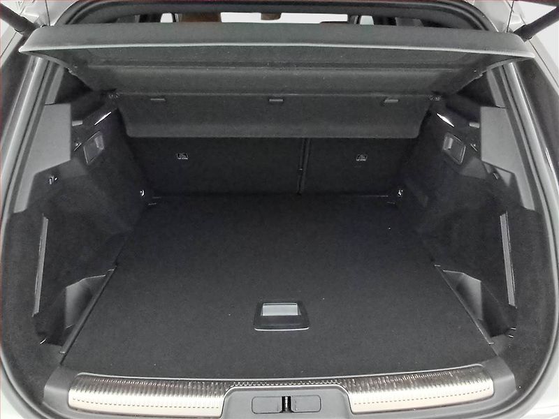 DS Automobiles DS7 Crossback (2024) 1.5 BlueHDI - fotka 14 z 26