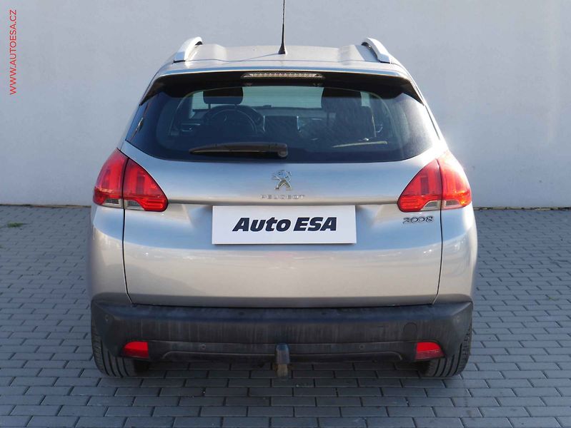 Peugeot 2008 (2015) 1.2 PT, 2.maj,ČR, Active - fotka 5 z 19