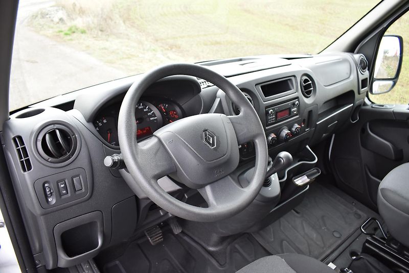 Renault Master 2,3 DCi L3H2,AC,DPH,AT,AKCE! - fotka 9 z 13