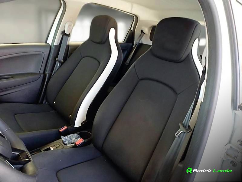 Renault ZOE (2020) ZE50 52 kWh - fotka 7 z 8