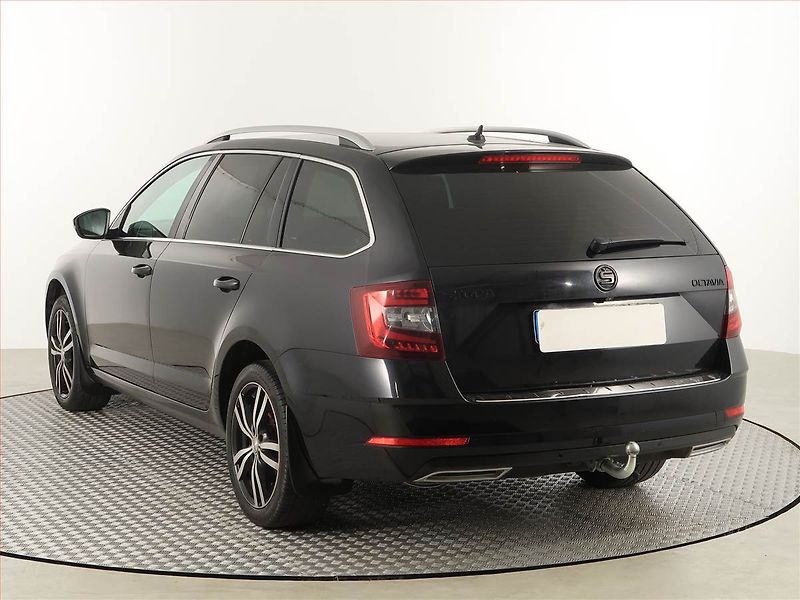 Škoda Octavia (2018) 1.5 TSI, Navi, Tempomat - fotka 4 z 18