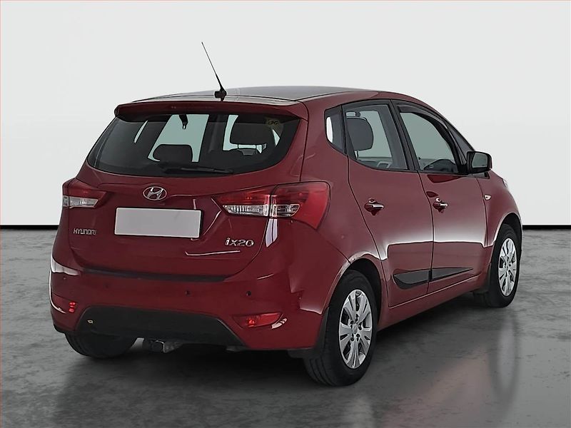Hyundai ix20 (2014) 1.6 CVVT, LPG, Park. senzory - fotka 5 z 14