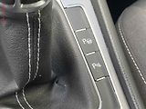 Volkswagen Golf (2015) 1.4 TSi, Lounge, navi - náhled 15