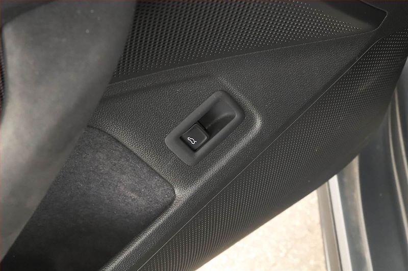 Škoda Superb (2025) 2.0 TDI, Sportline, HUD, Paměť - fotka 20 z 21