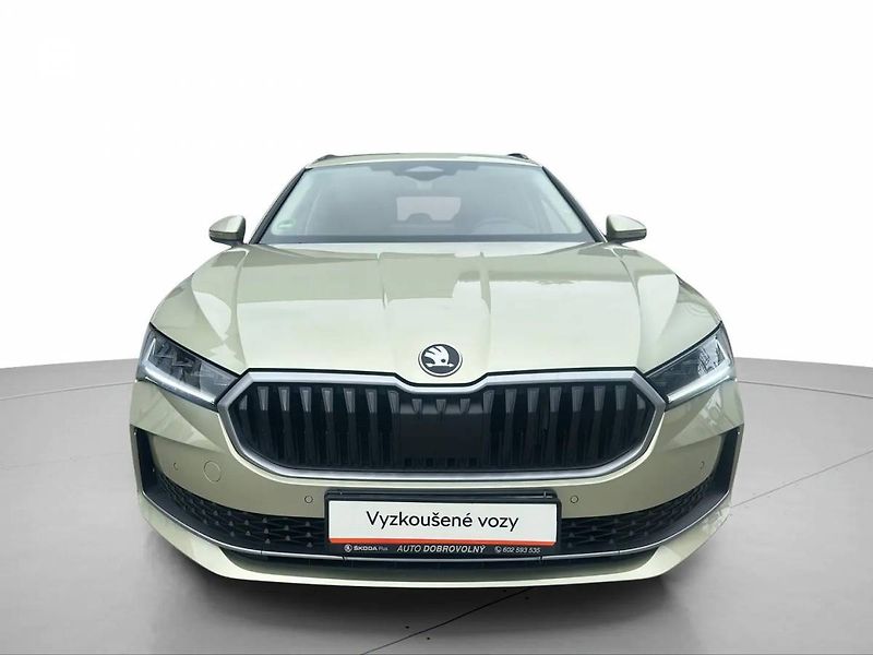 Škoda Superb Combi Selection 2,0TDI 110kW D - fotka 4 z 31