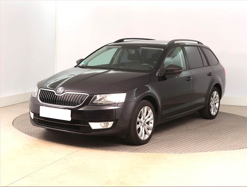 Škoda Octavia (2013) 1.4 TSI, Serv.kniha - fotka 2 z 15
